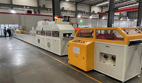 玻璃鋼拉擠工藝新變革：履帶式設(shè)備引領(lǐng)新風(fēng)向。